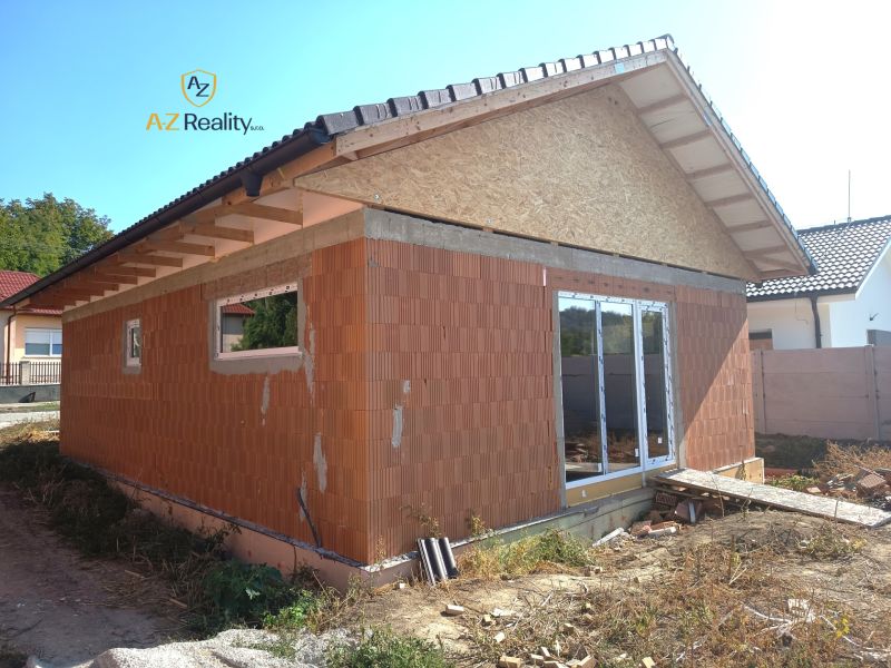 For sale: 2 new buildings under construction in the village of Čechy