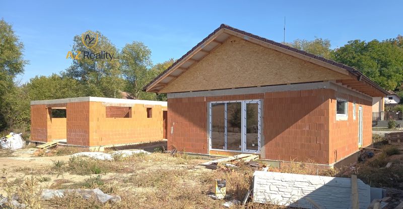 For sale: 2 new buildings under construction in the village of Čechy