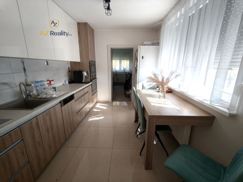 Sale Three bedroom apartment, Three bedroom apartment, Nové Zámky, Slo