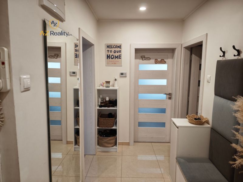 Sale Three bedroom apartment, Three bedroom apartment, Nové Zámky, Slo