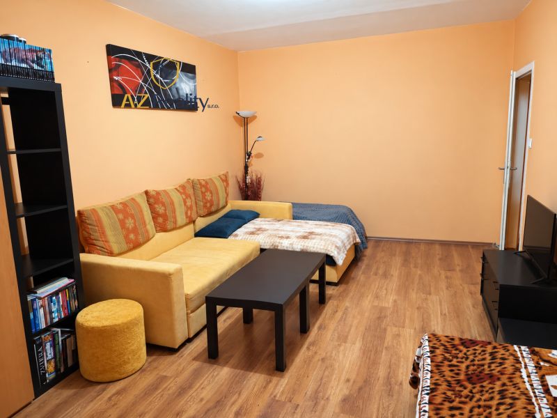 Spacious 2-Room Apartment with Balcony in Nové Zámky