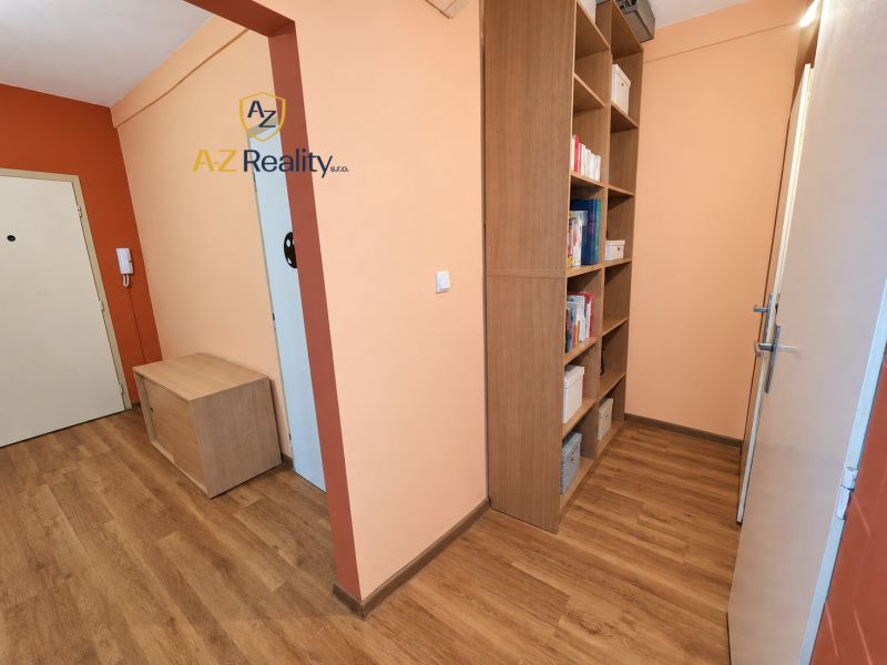 Spacious 2-Room Apartment with Balcony in Nové Zámky