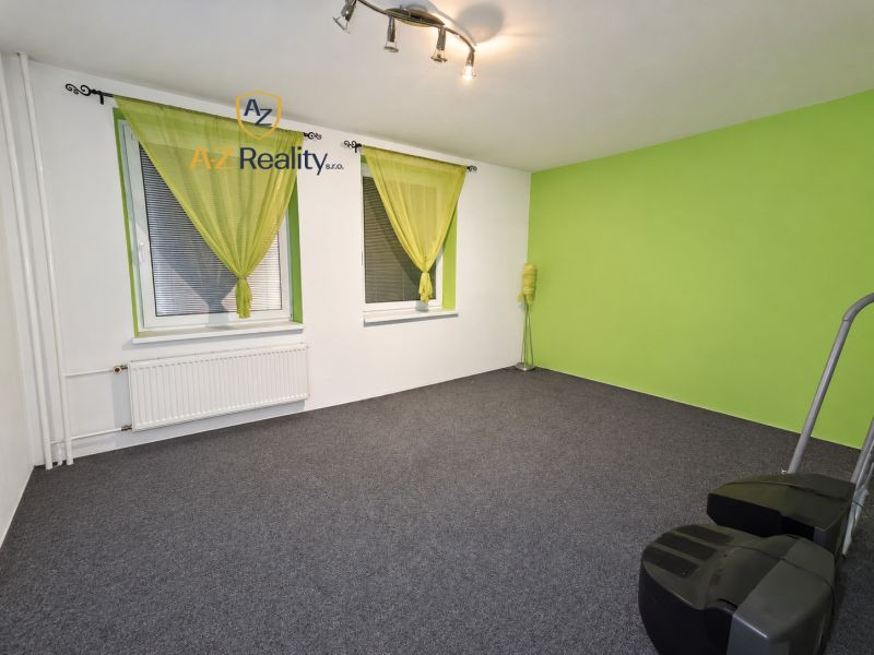 Spacious 2-Room Apartment with Balcony in Nové Zámky